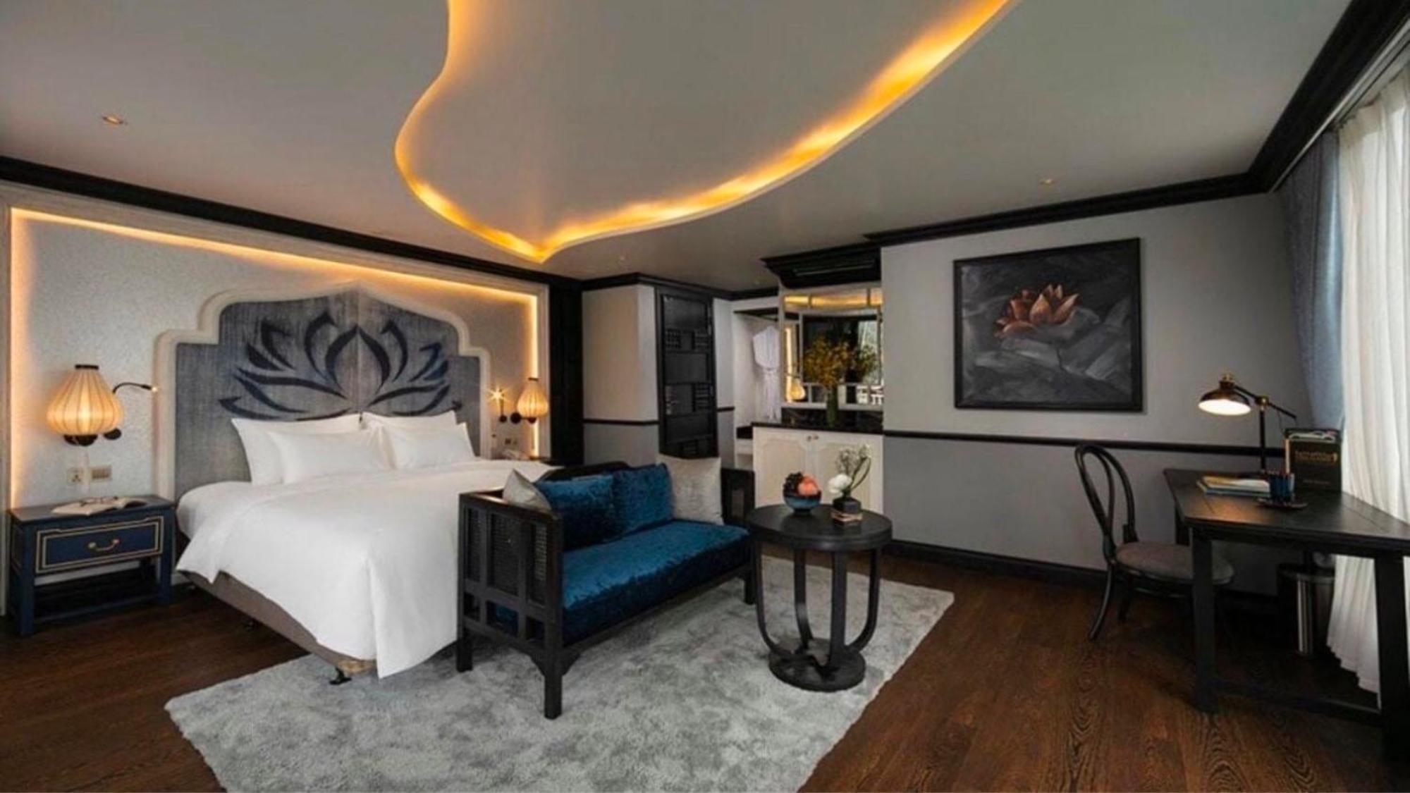 Lotus Elegance Cruise Hotel Ha Long Exterior photo